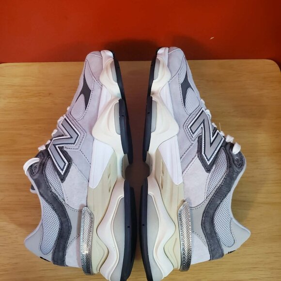 New Balance 9060 sneaker GRAY U9060gry rain cloud (9M / 10.5W) - Picture 10 of 10